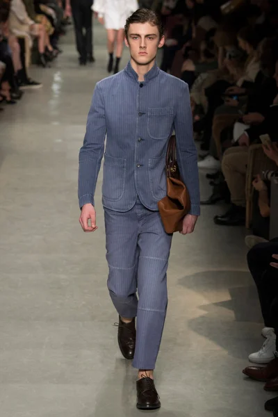 Look 35